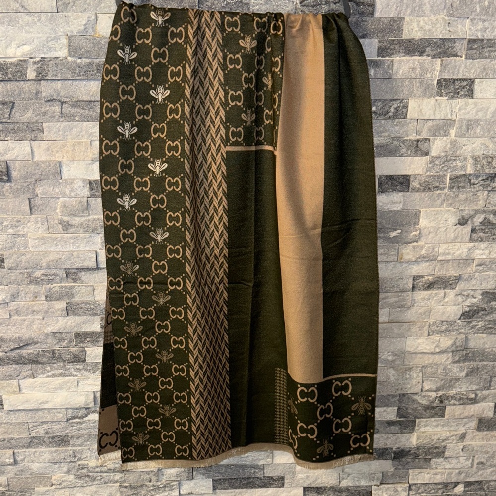 Elegant Patterned fashionable scarf